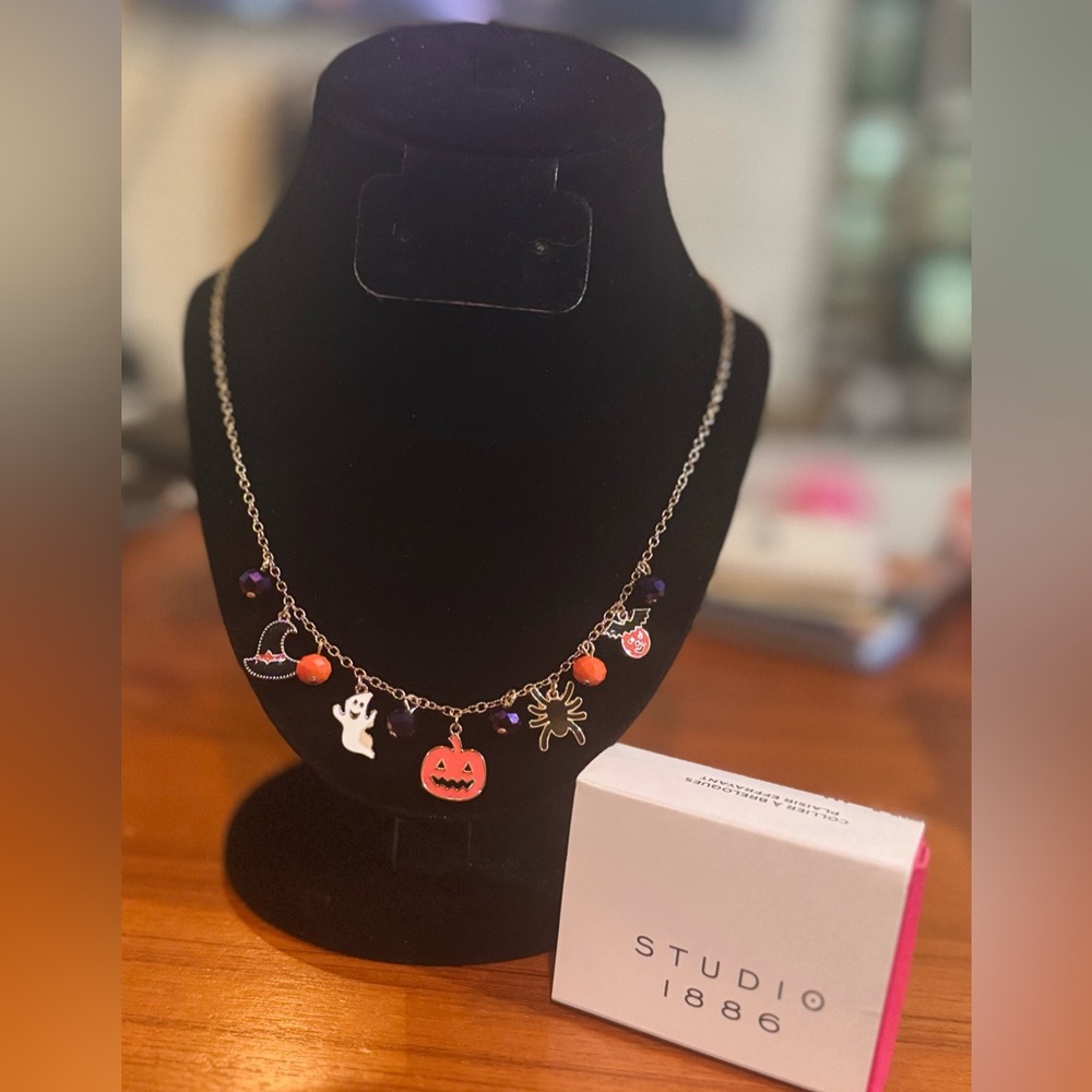 Studio 1886 Avon - Spooky Fun Halloween Charm Necklace—New in Box!